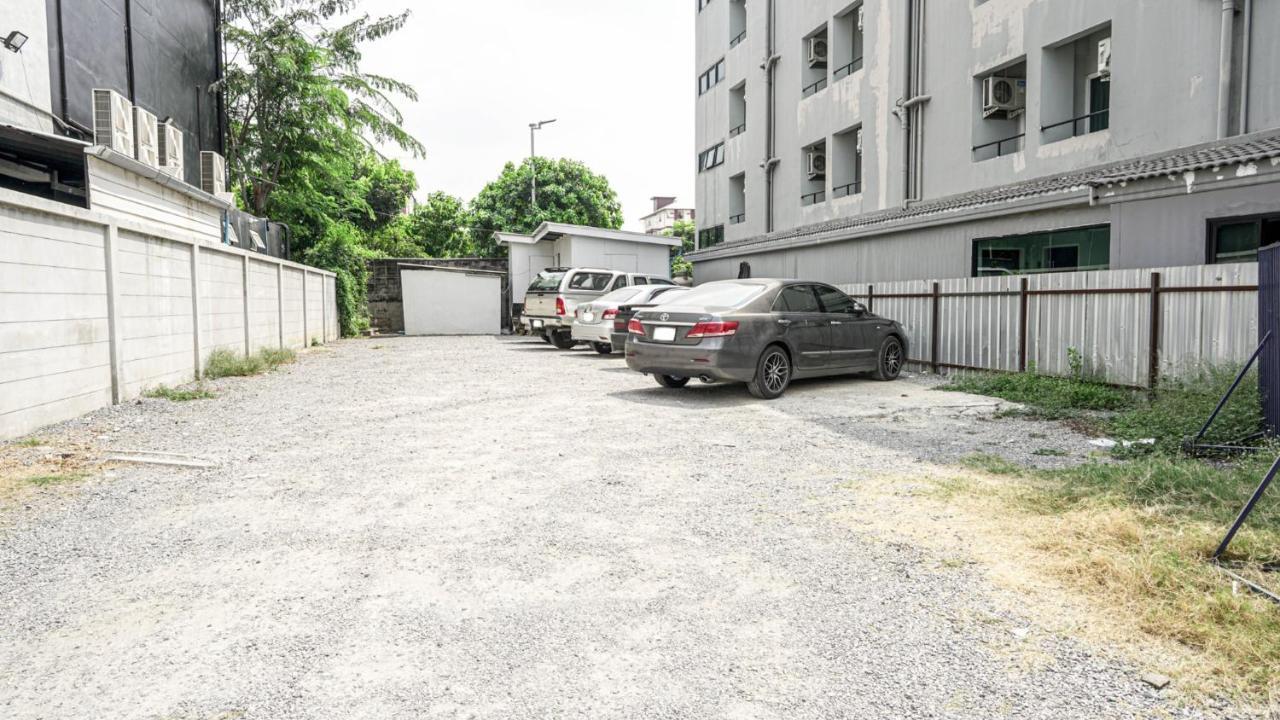 Roomquest Don Mueang Airport Hotel 3*