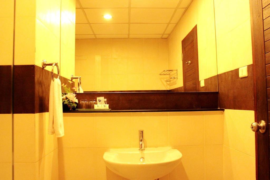 14 Hotel