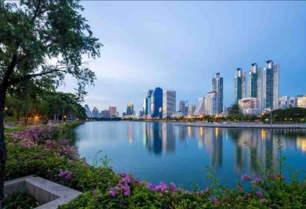 Stylish 1 Bedroom, Pool,bts Asok, Sukhumvit *