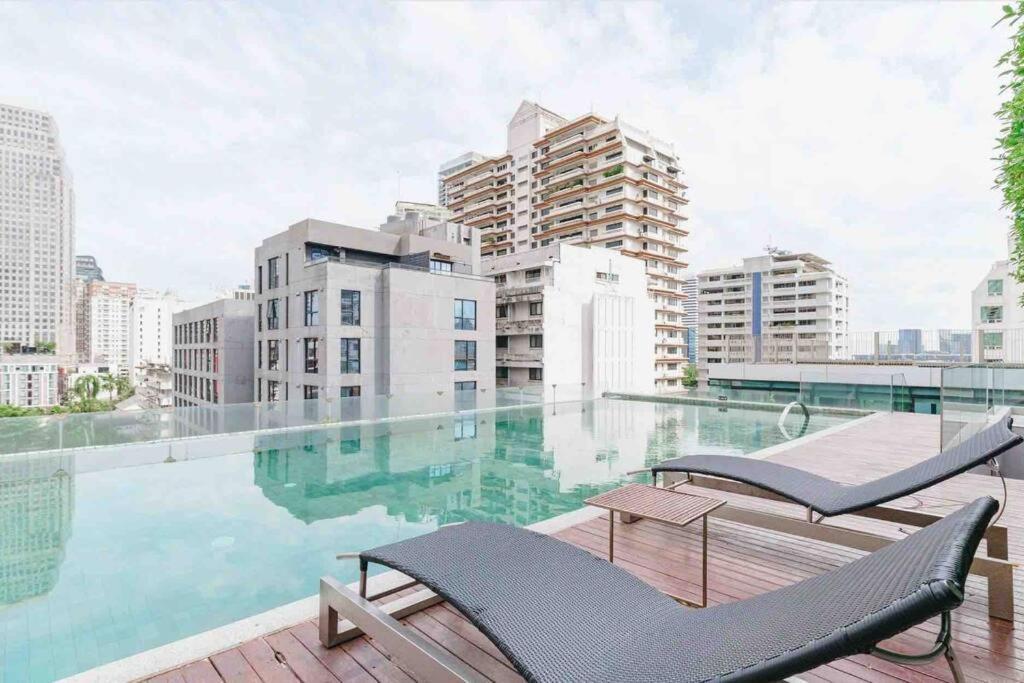Stylish 1 Bedroom, Pool,bts Asok, Sukhumvit Apartment