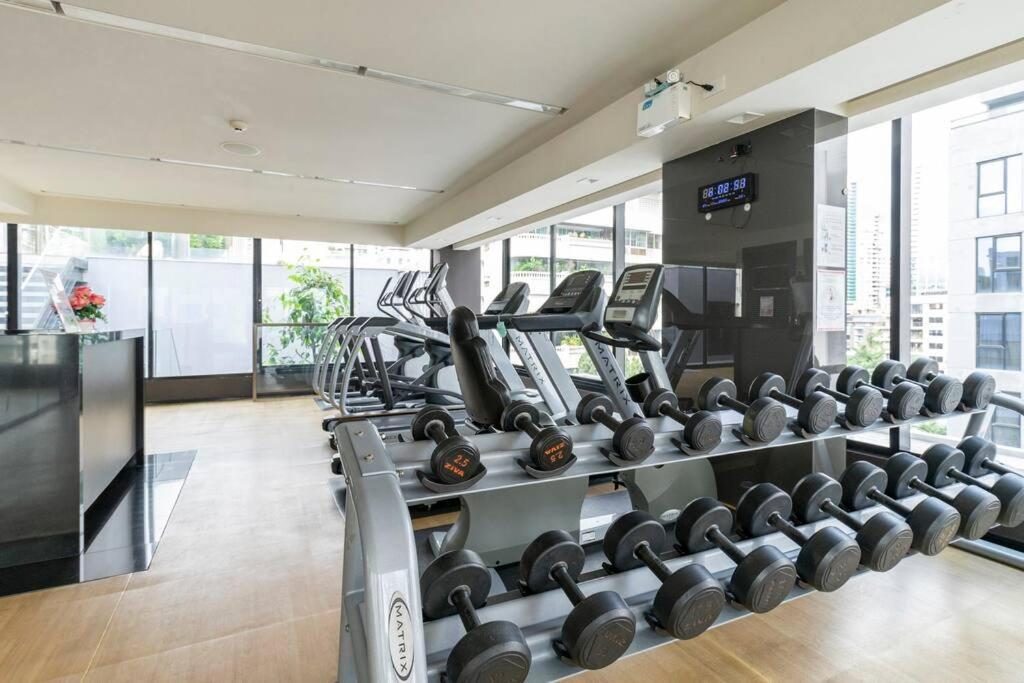 Stylish 1 Bedroom, Pool,bts Asok, Sukhumvit Bangkok