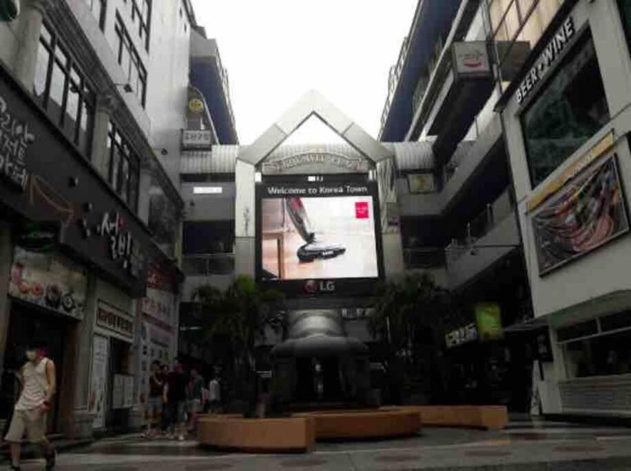 Stylish 1 Bedroom, Pool,bts Asok, Sukhumvit *