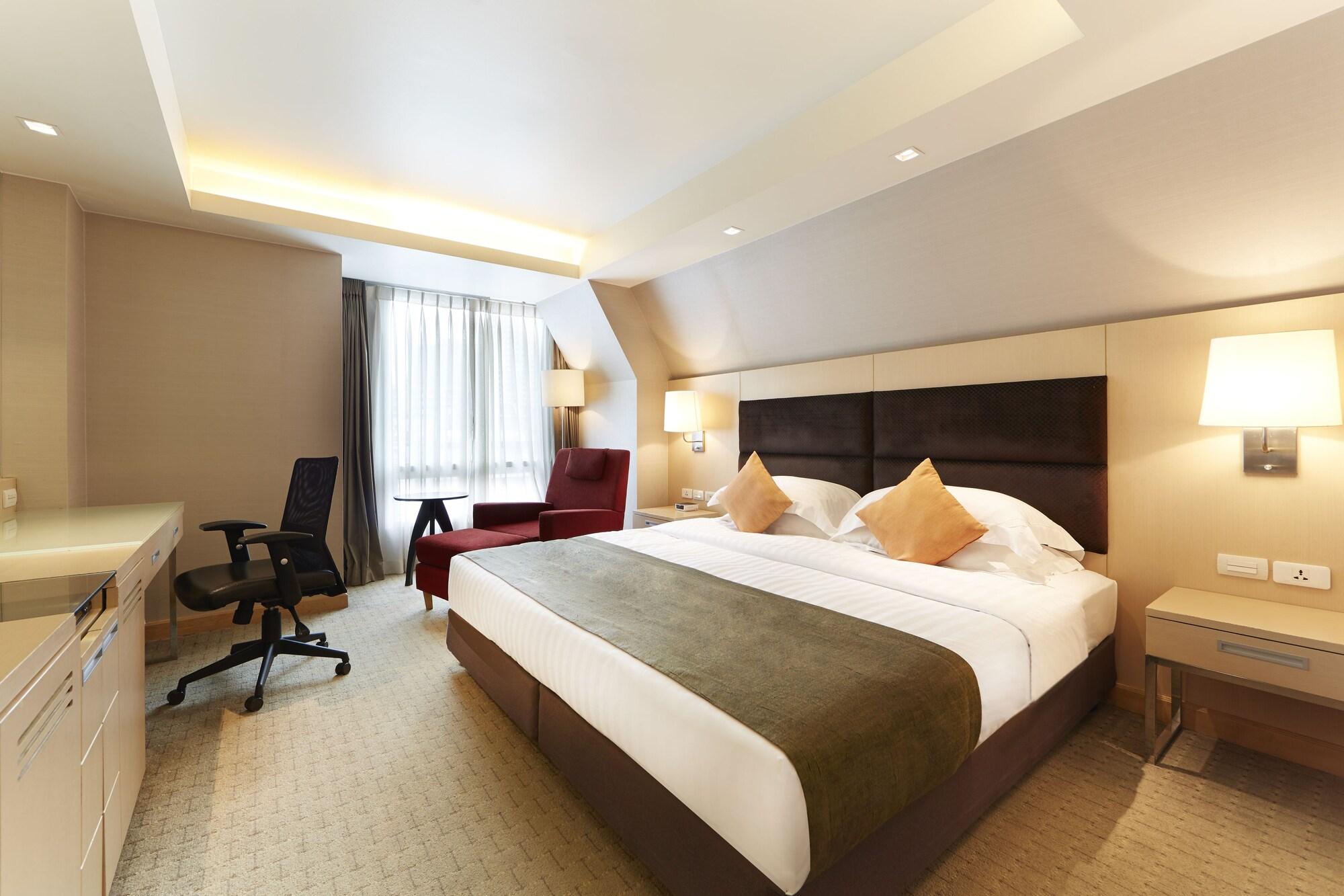 Sora & Sukhumvit - Formerly Aspira 12th Avenue Asoke Sukhumvit Hotel 4*
