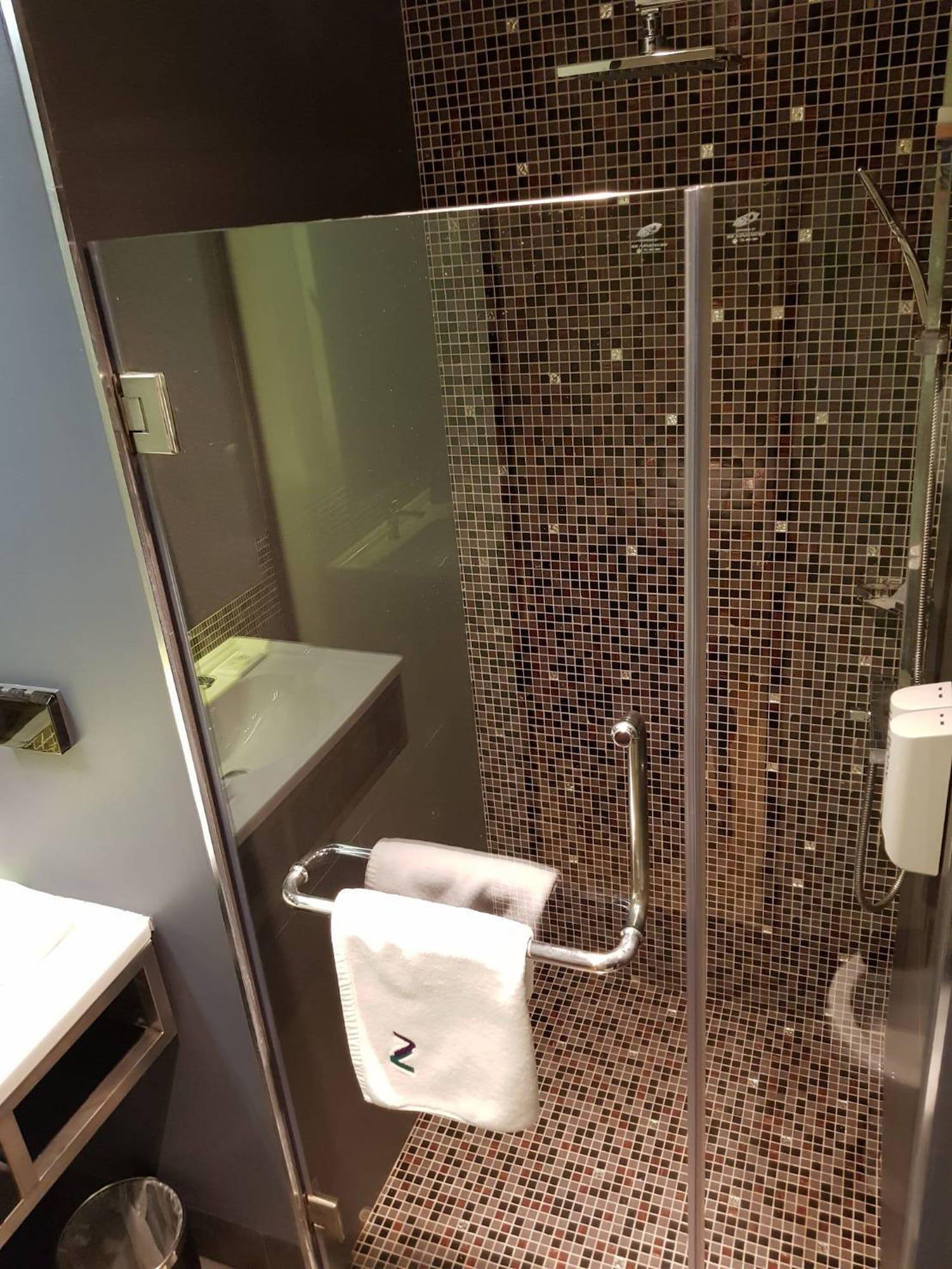 Hotel Bizotel Premier & 4*