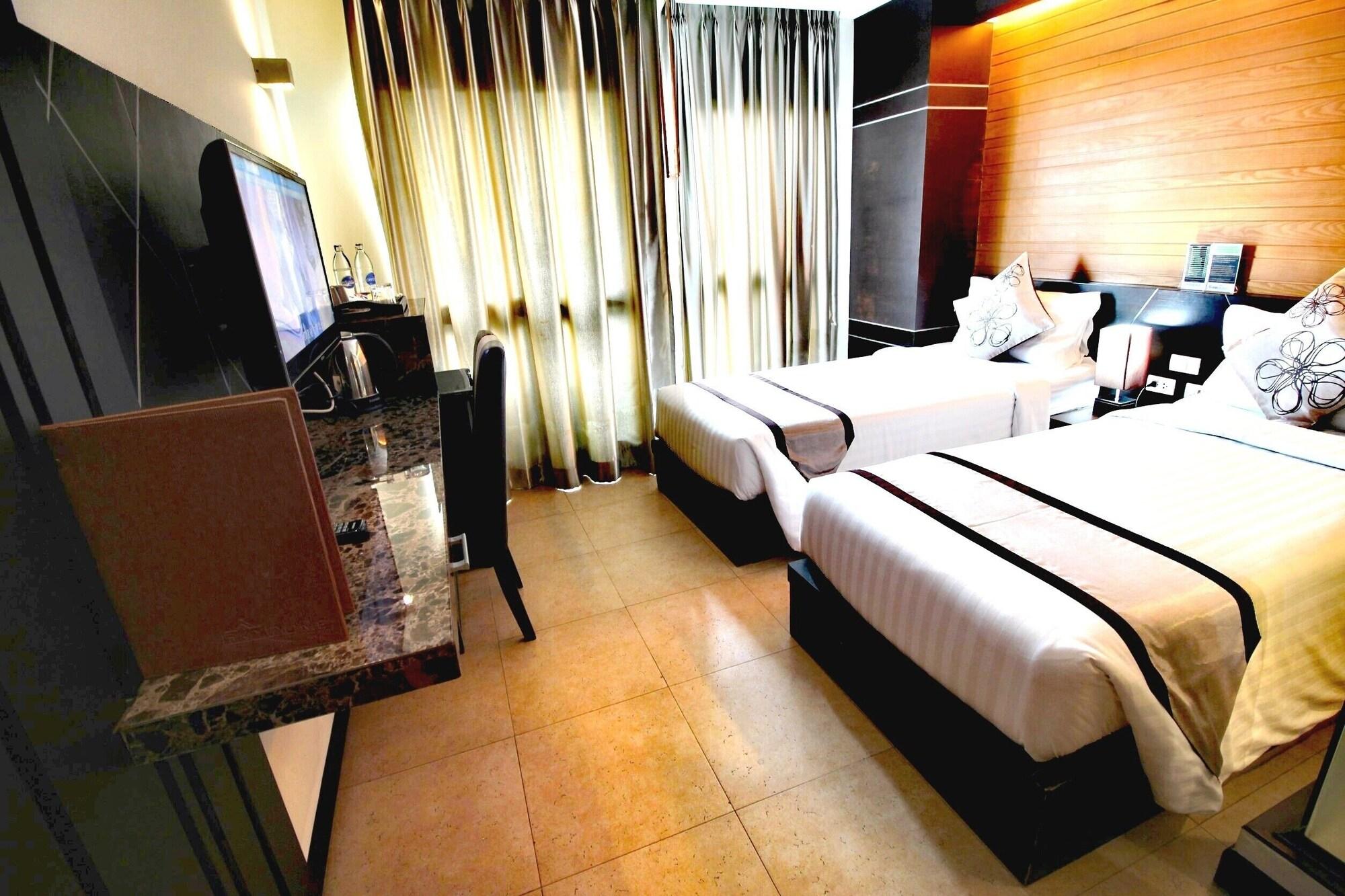 Hotel Sky Dome Resotel - โรงแรมสกายโดม รีโซเทล