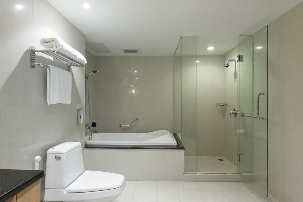 Centre Point Serviced Thong Lo 4*
