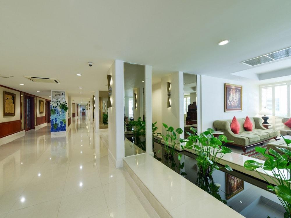 Centre Point Serviced Thong Lo Hotel 4*