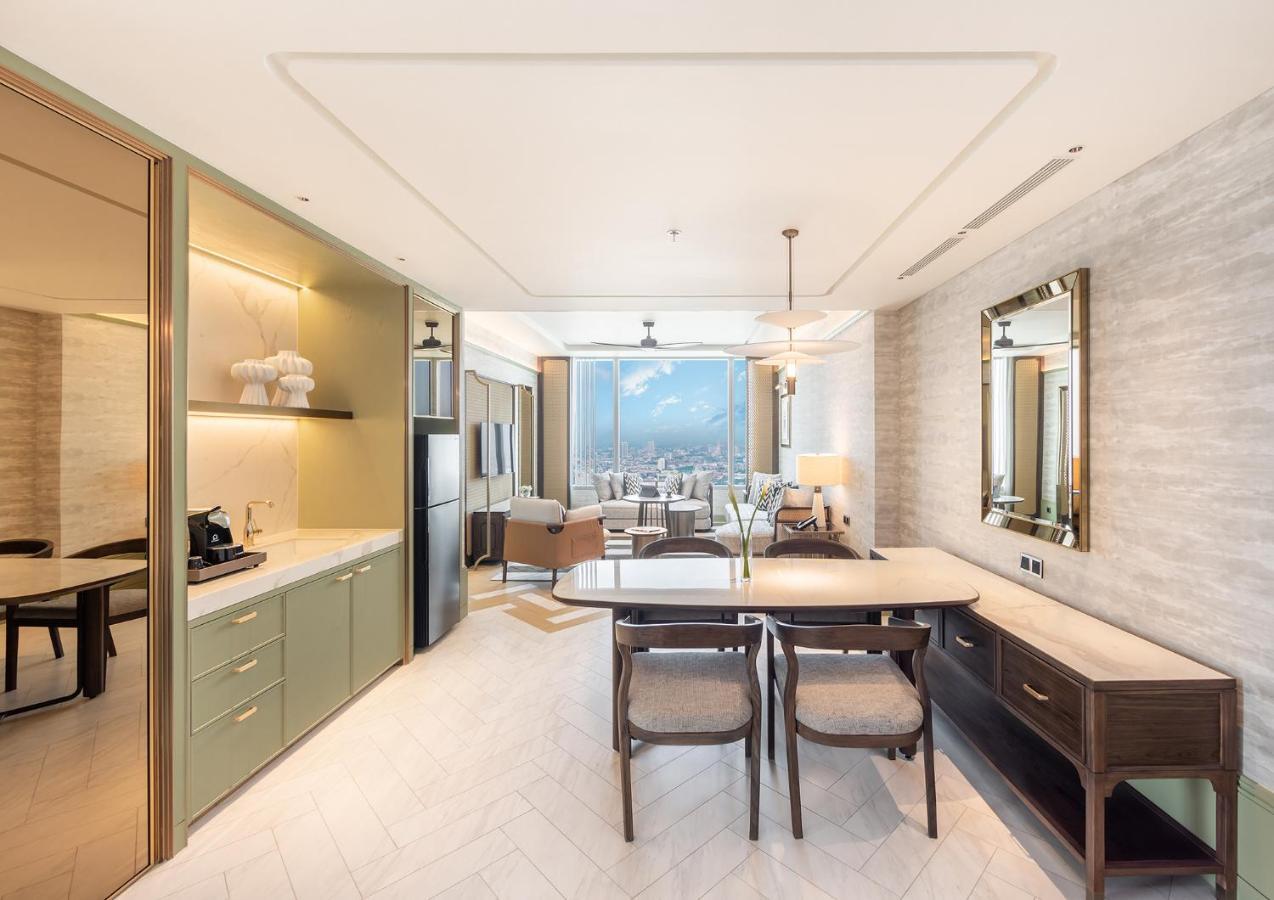 Eastin Grand Phayathai Hotel