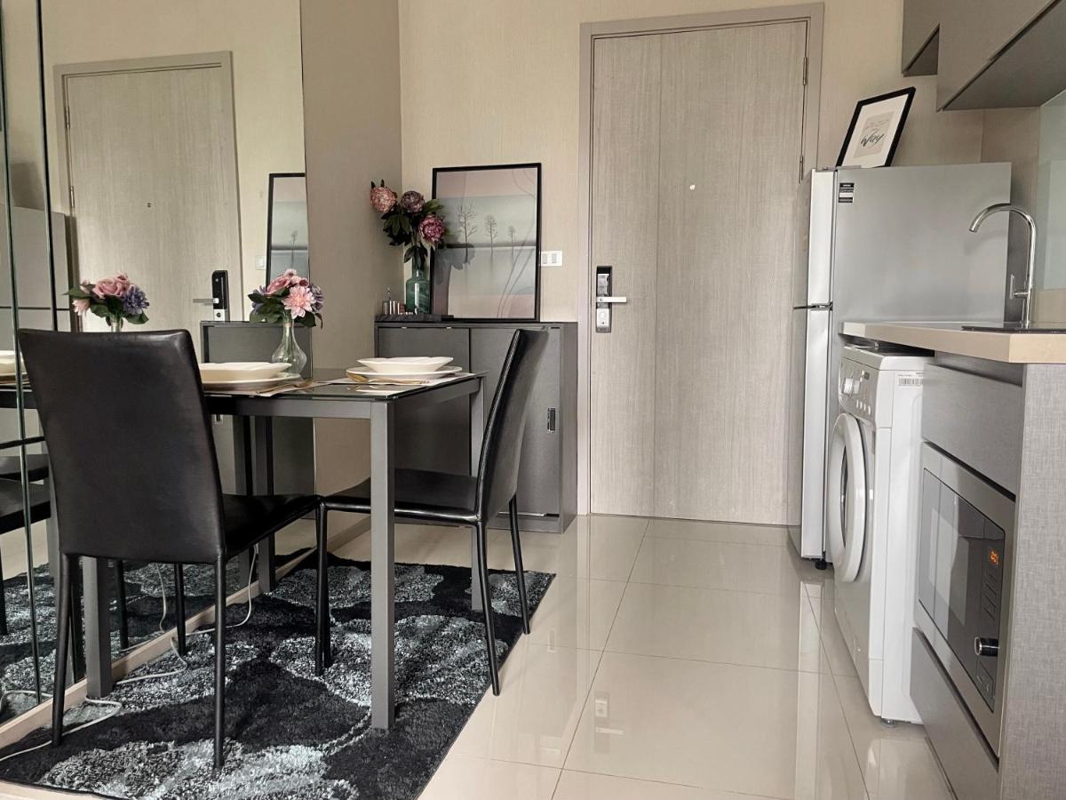 Luxurious Downtown W/train Access Appartement Bangkok