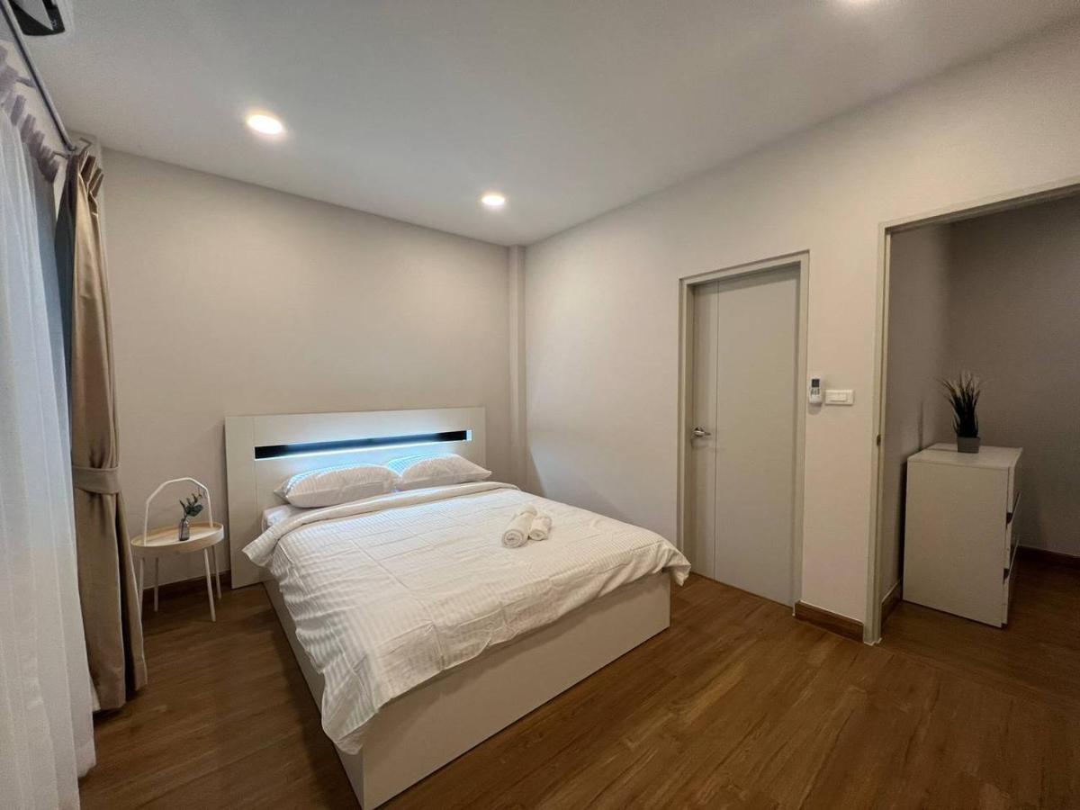 Cheri's Homestay现代两层独栋别墅，4卧4卫，3日送接机1周接送机,近mega邦纳 Villa Bangkok