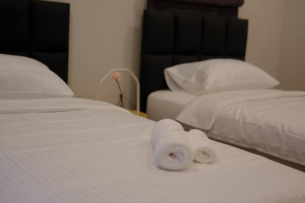 Cheri's Homestay现代两层独栋别墅，4卧4卫，3日送接机1周接送机,近mega邦纳 Villa