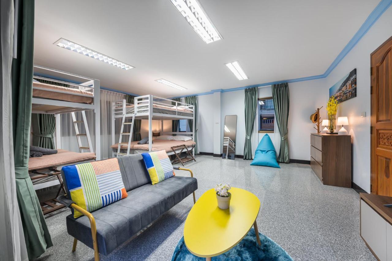 Rooftop Paradise Newly Built 900meters To Chidlombts And Central World Free Airport Pickup Vakantiehuis Bangkok