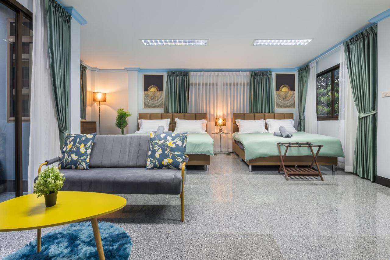 Rooftop Paradise Newly Built 900meters To Chidlombts And Central World Free Airport Pickup Vakantiehuis Bangkok