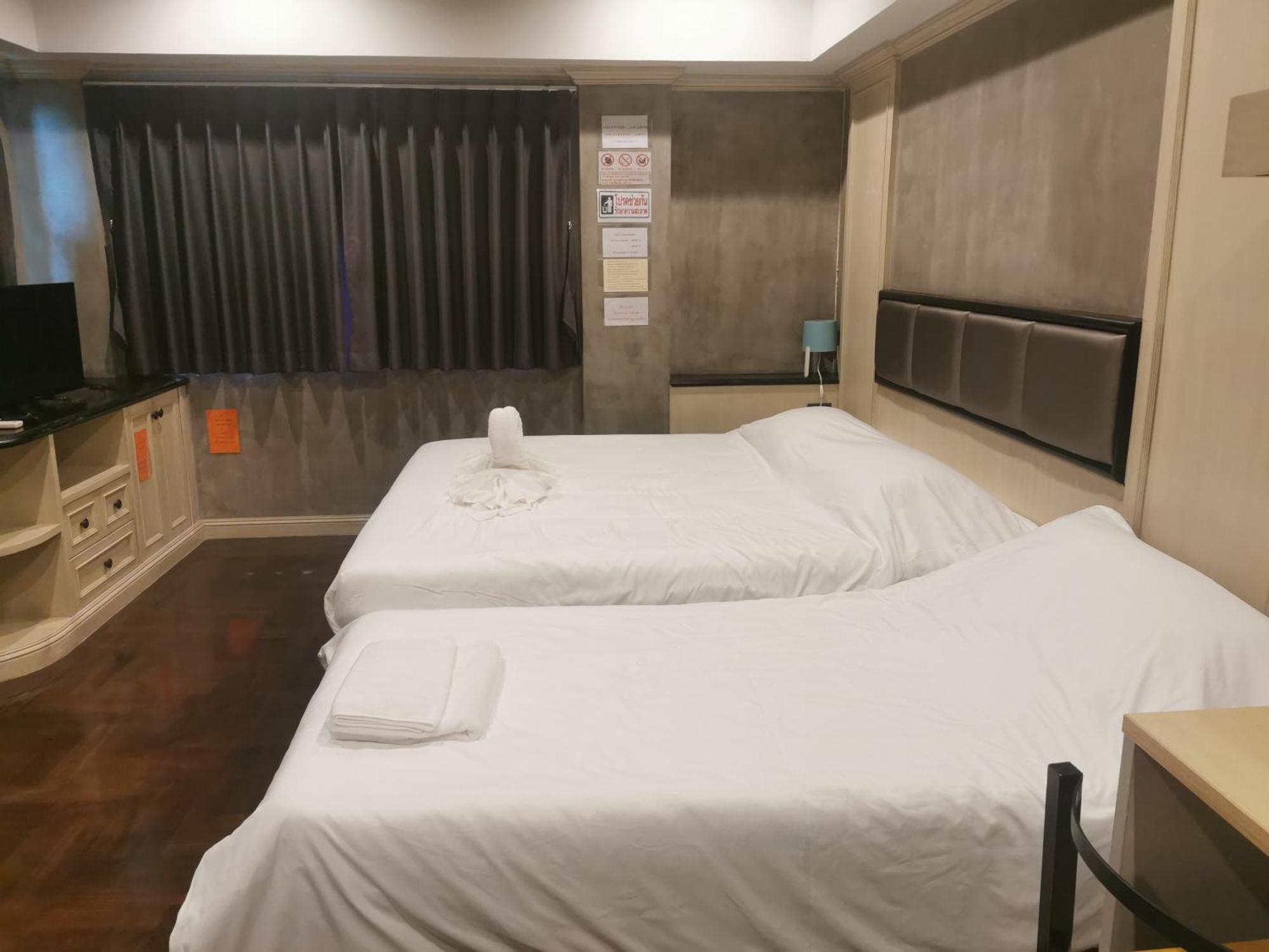 Bed Place Hostel Bangkok