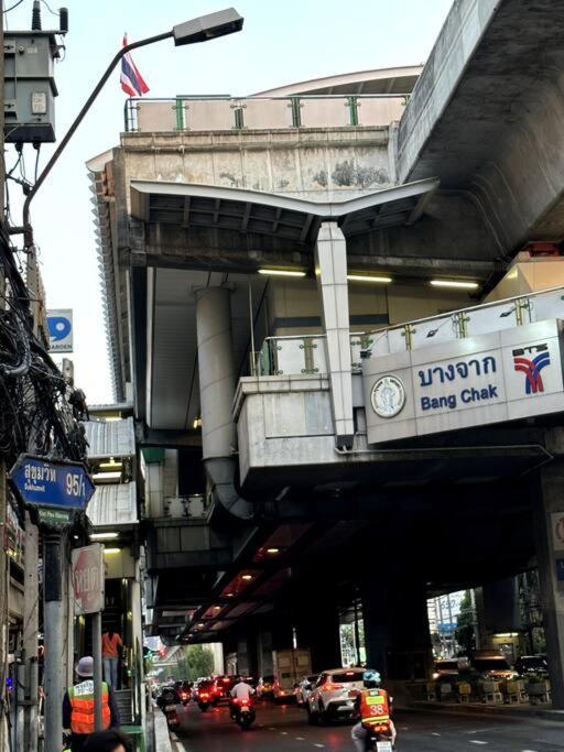 Sukhumvit Entire House 7 Pax - 2 Mins Walk From Skytrain Apartment Bangkok
