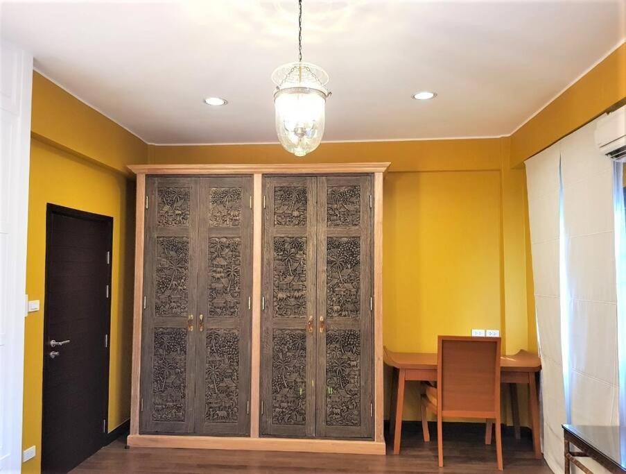 Baan Khun Nai Thonglor, Luxury Thai Vila Bangkok