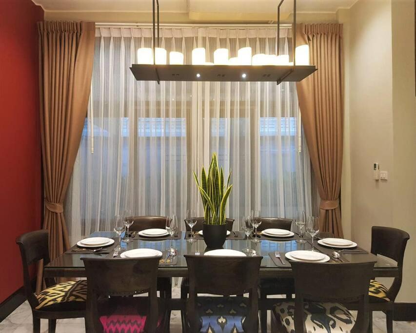 Vila Baan Khun Nai Thonglor, Luxury Thai Bangkok