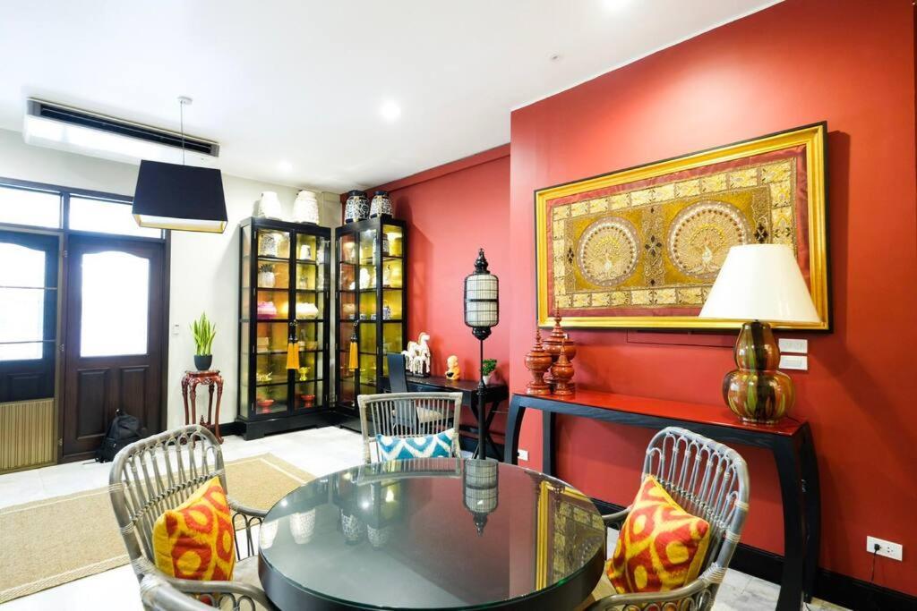 Baan Khun Nai Thonglor, Luxury Thai Vila Bangkok