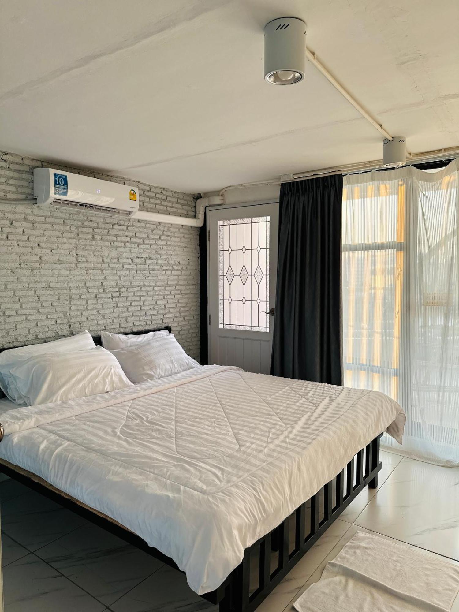 Chubby 9 Apartment
