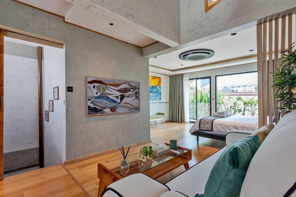 Holiday home Thai Wabi-sabi Loft