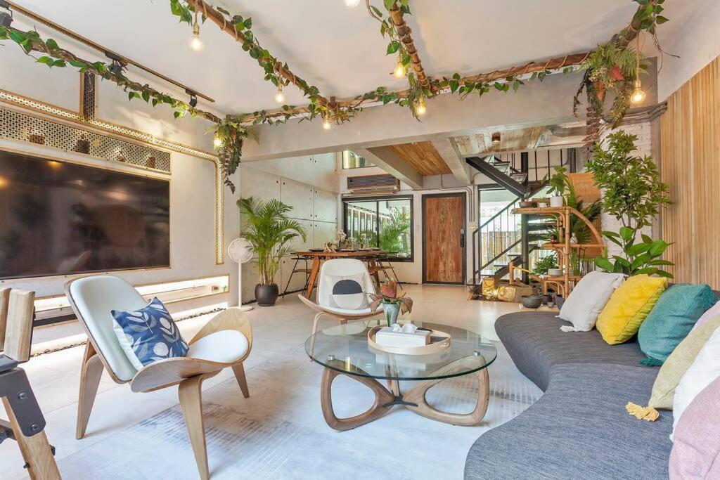 Thai Wabi-sabi Loft
