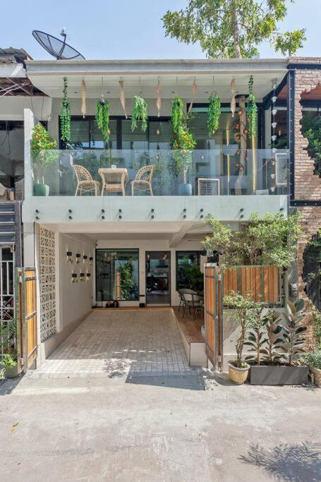 Thai Wabi-sabi Loft * Bangkok