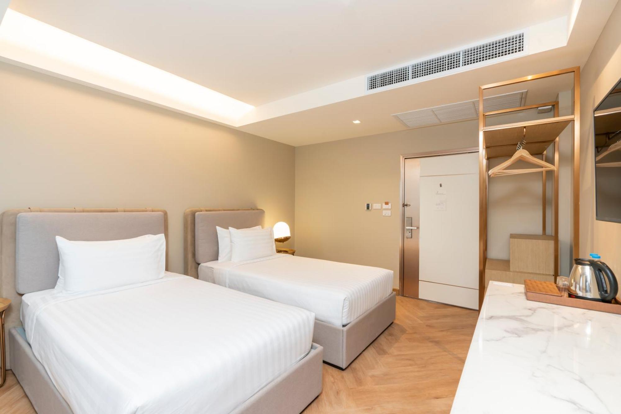 Away Riverside Kene Hotel 4*