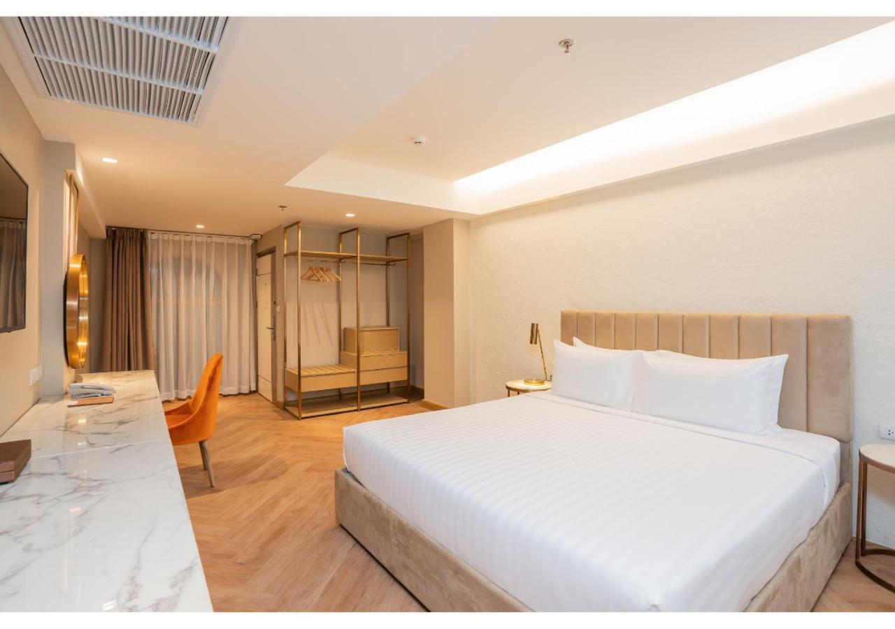 Hotel Away Riverside Kene 4*