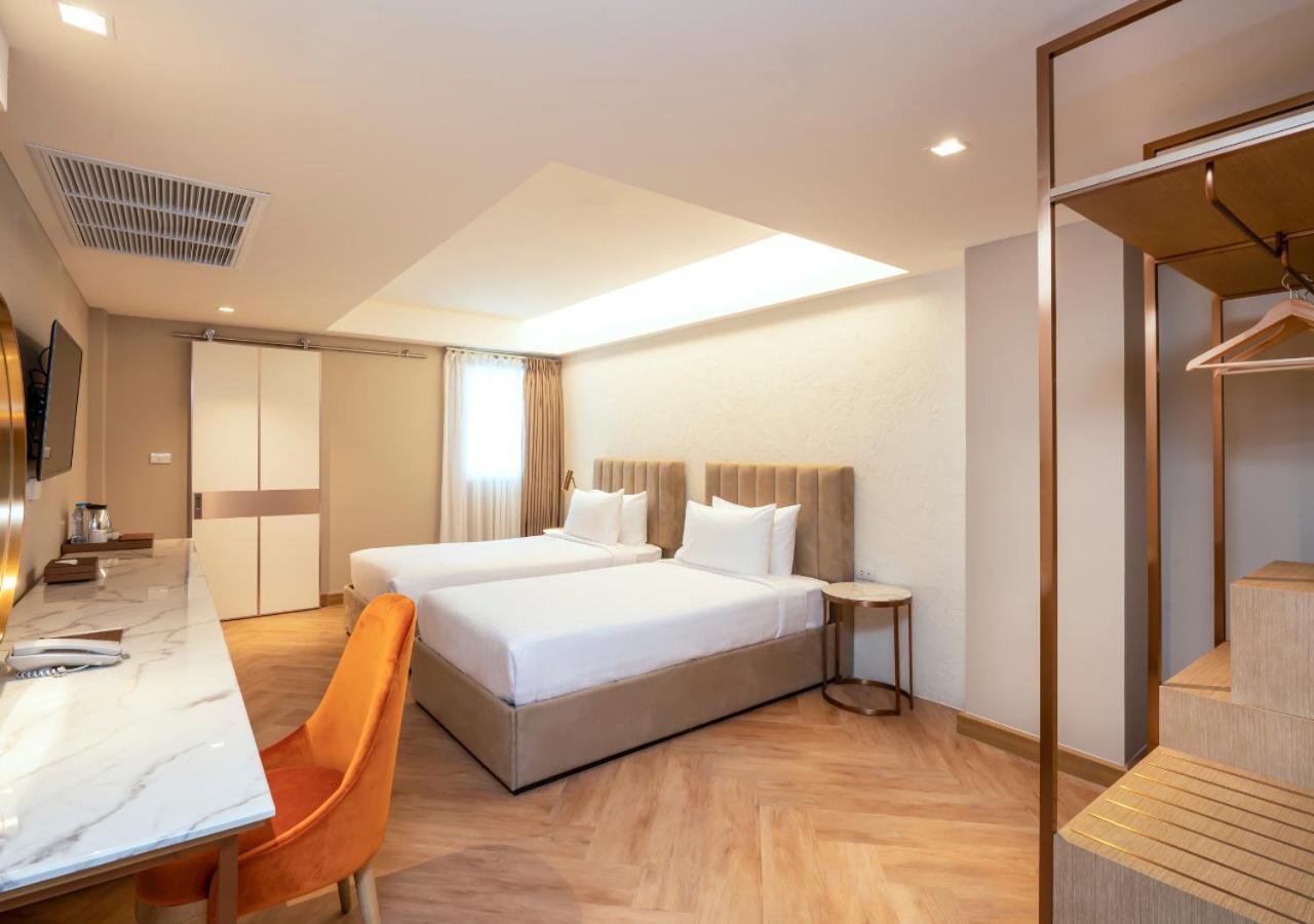 Hotel Away Riverside Kene 4*