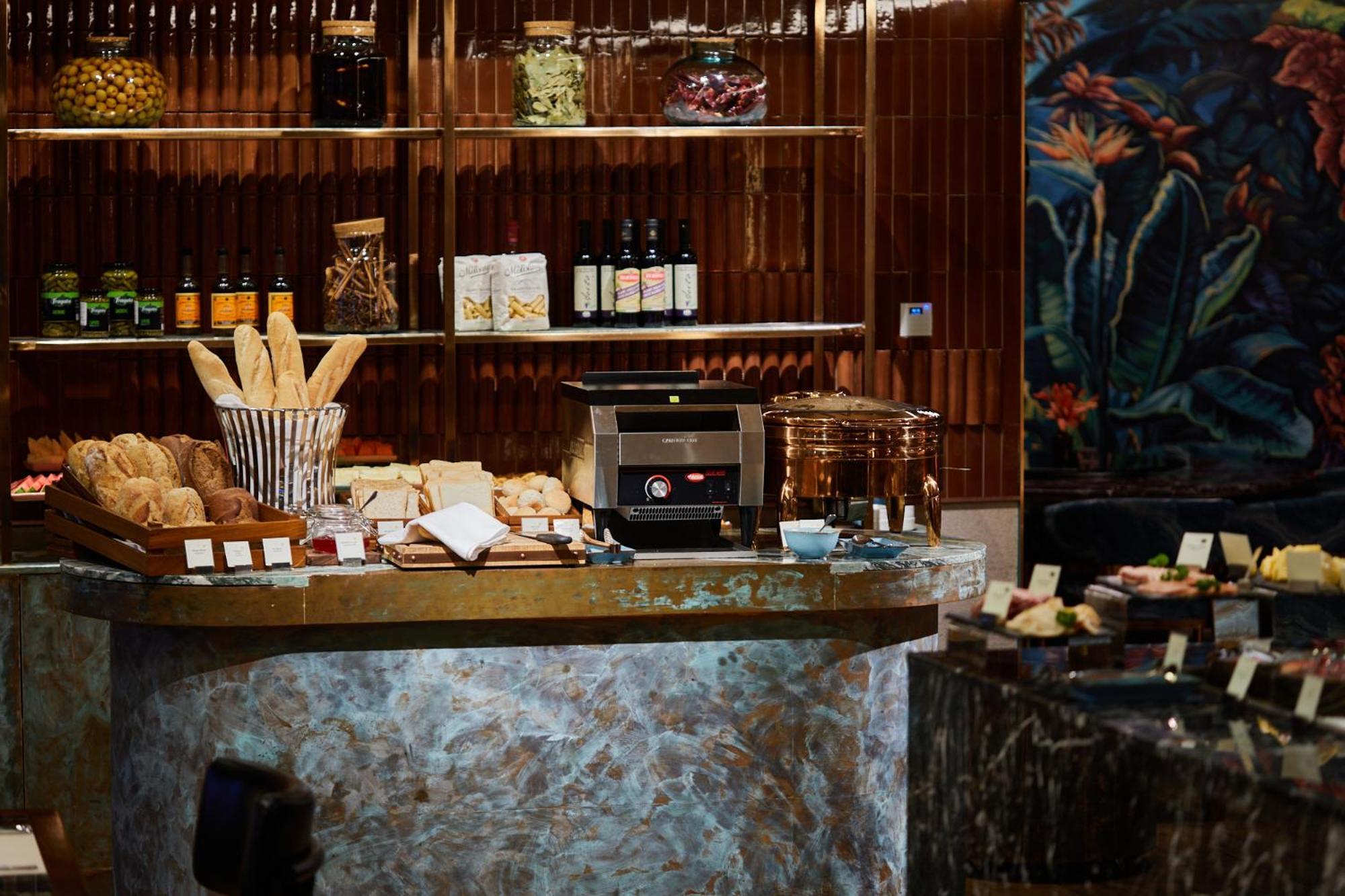 Valia Hotel