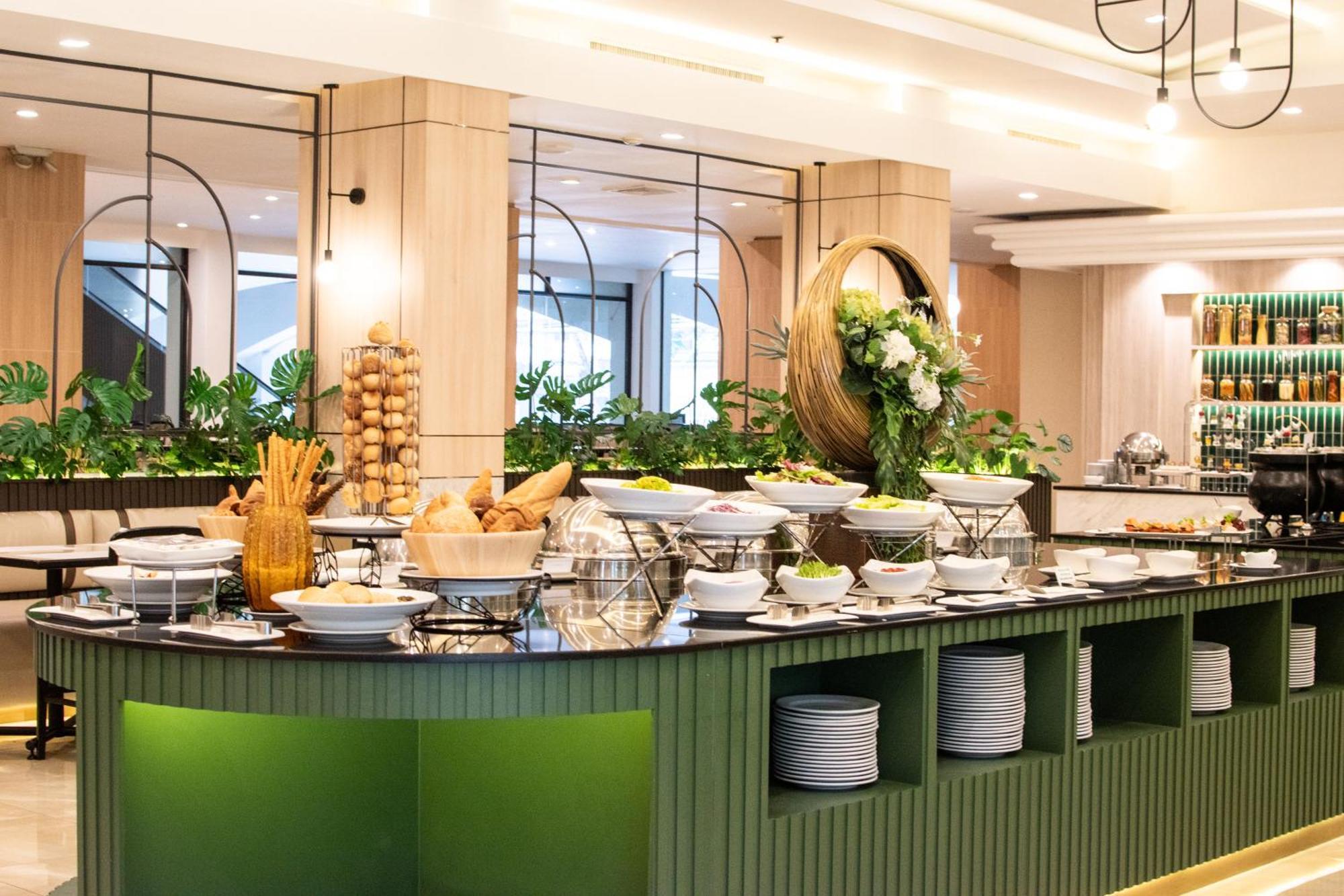 Twin Towers Hotel 5*