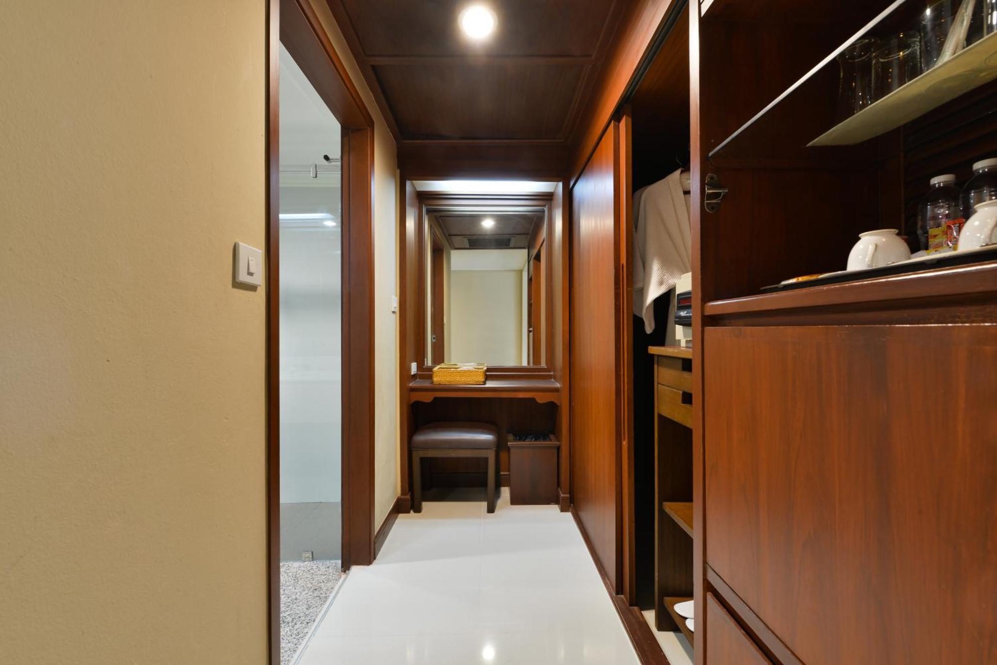Twin Towers 5* Bangkok