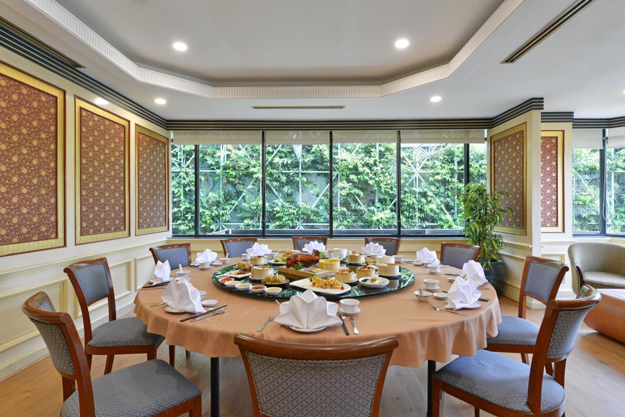 Twin Towers 5* Bangkok