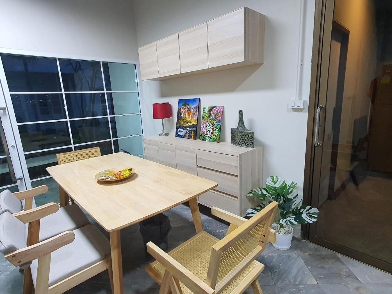 3 Bedroom Cozy Skytrain View Bkk Bangkok