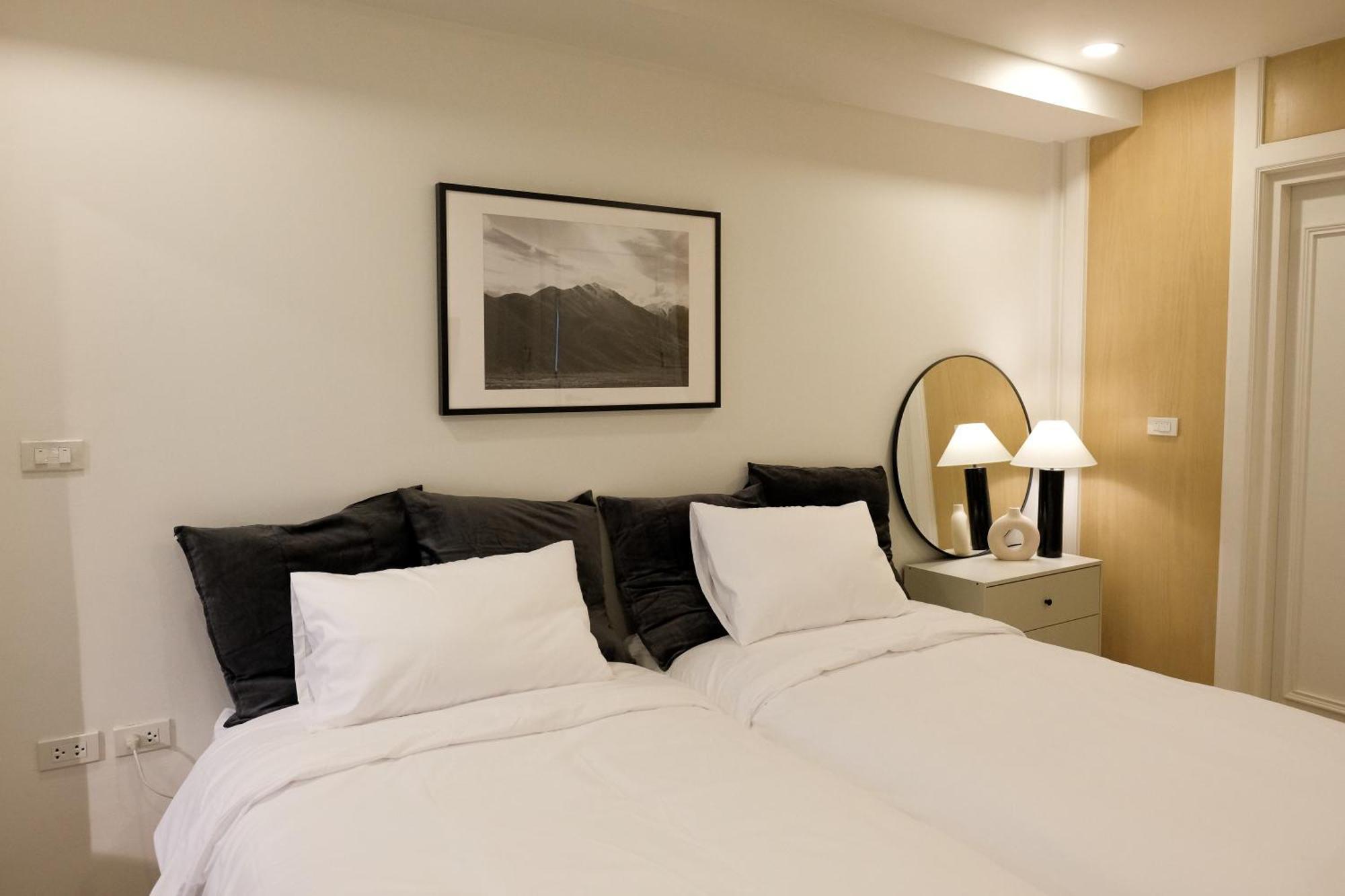 Upscale 3-bedroom 3-bathroom 1 Min To Bts Prompong * Bangkok