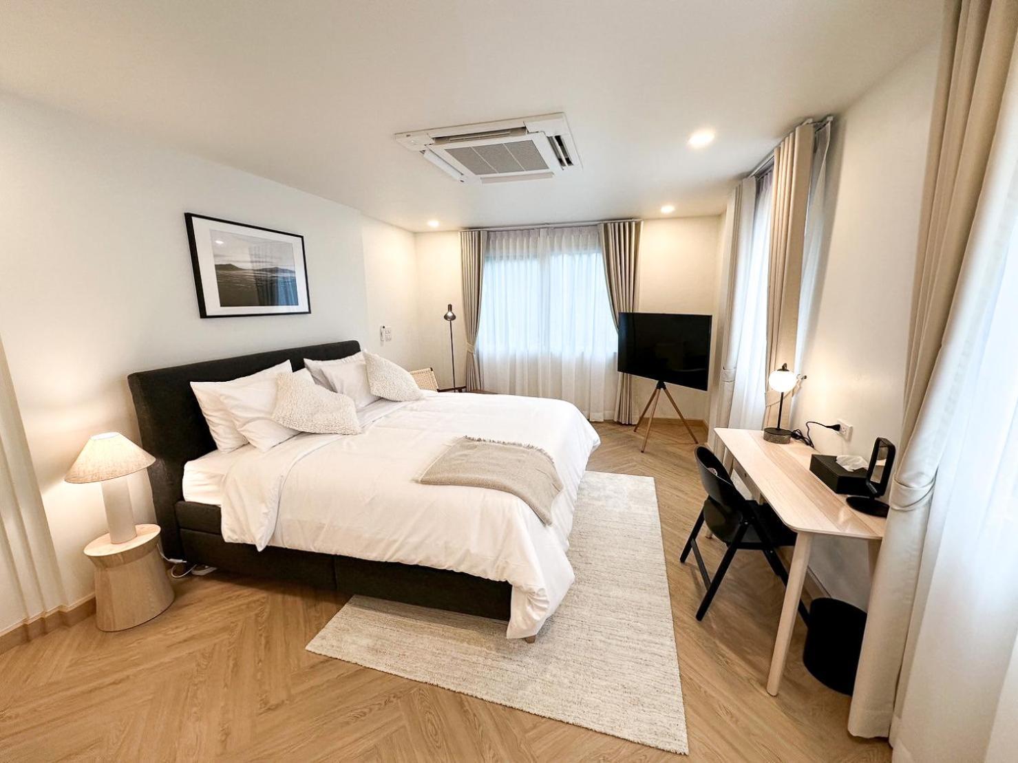 Upscale 3-bedroom 3-bathroom 1 Min To Bts Prompong Appartement *