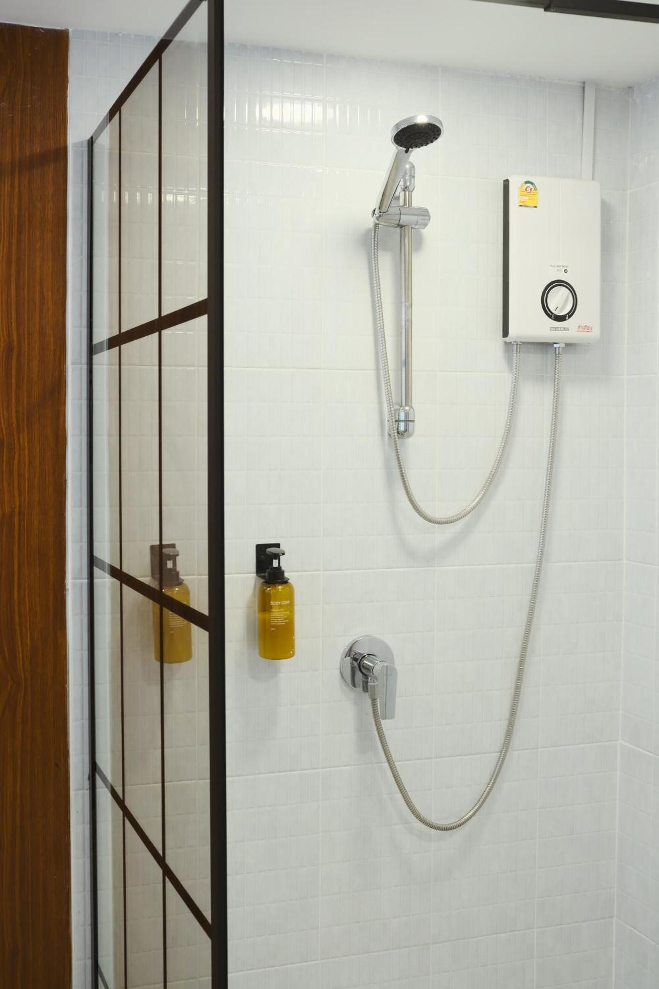 Private Full-floor Spacious 5br In China Town Appartement