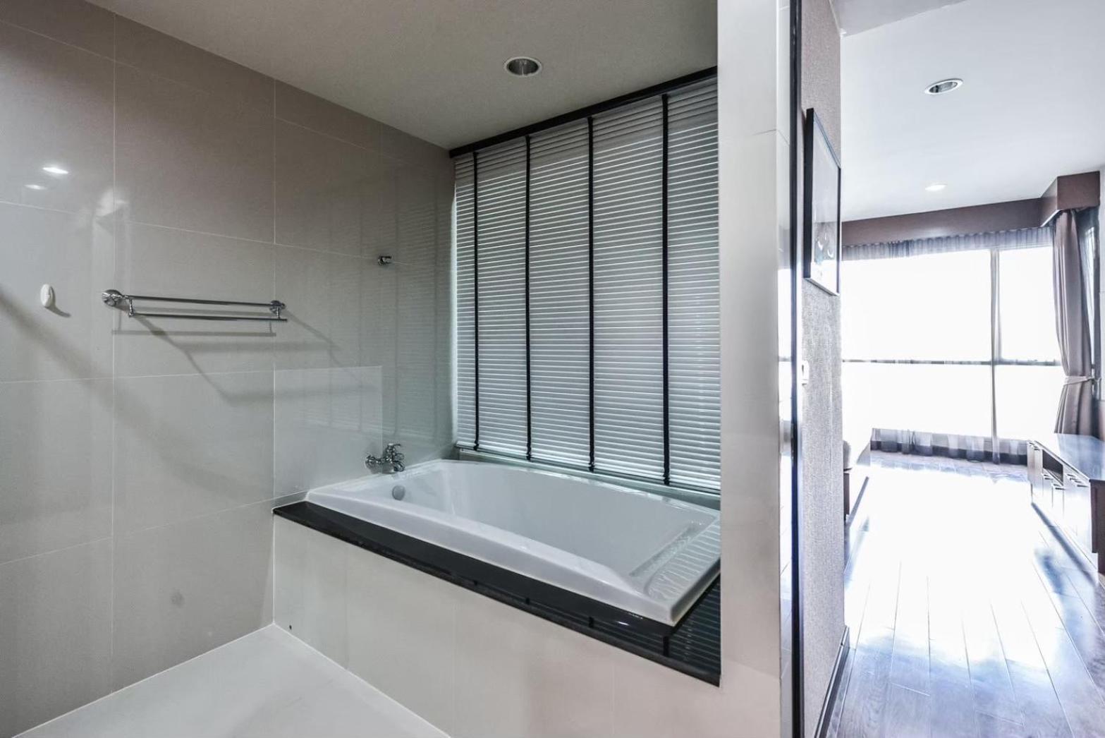Luxury 67 Sqm Private Living Sanctuary Steps From Bts Chidlom Bangkok
