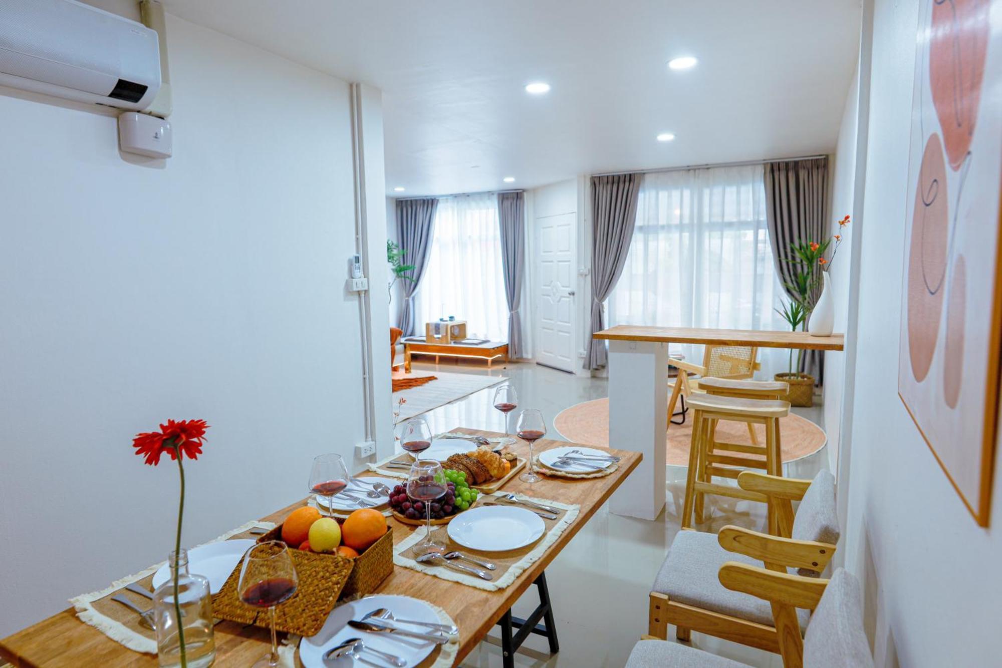 Ratchada Retreat Bespoke Urban 3 Villa *