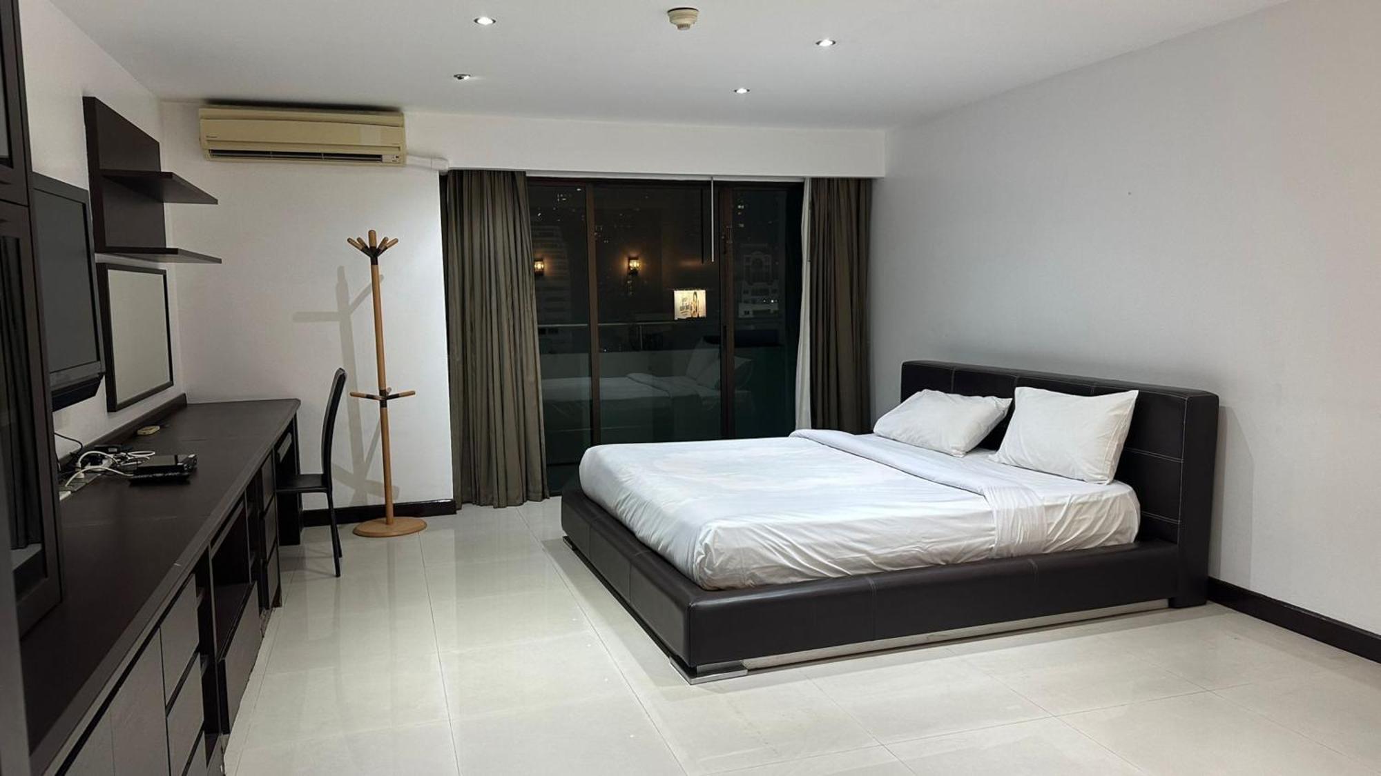 Omni Tower Nana - Serviced On Sukhumvit Soi 4 Bangkok