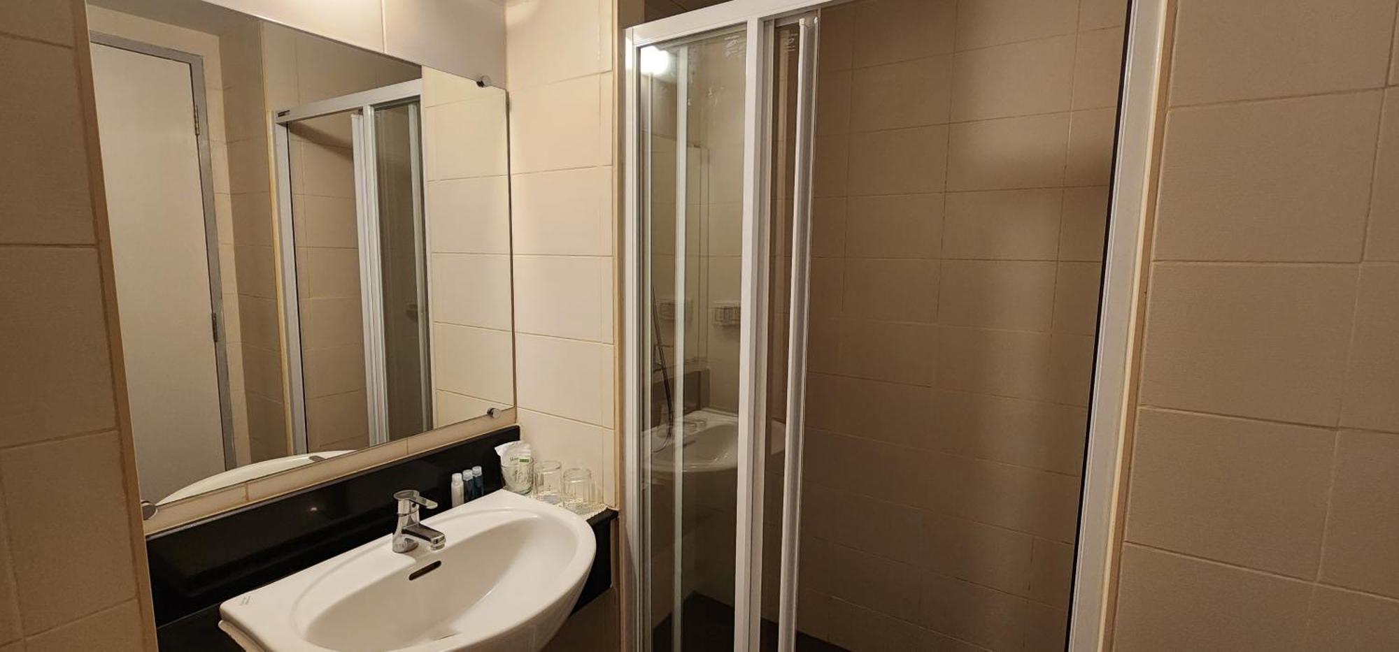 Prom Ratchada Hotel Bangkok