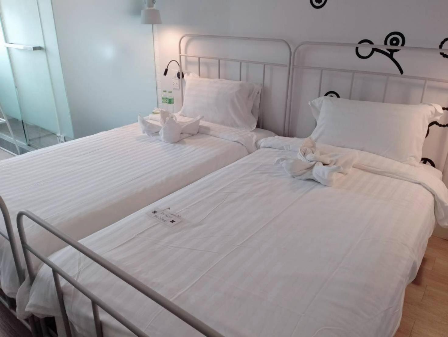 Bedspread (adults Only) Hostel *