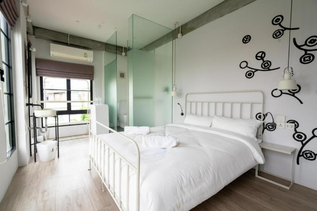 Bedspread (adults Only) Hostel