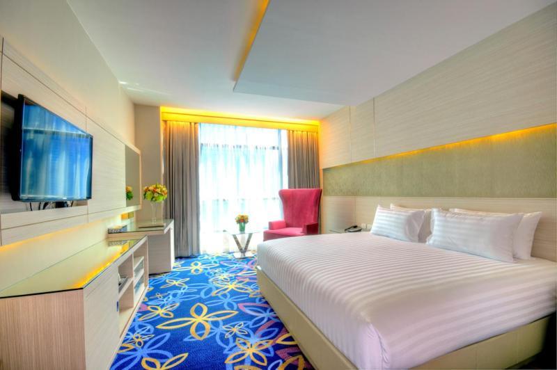 One One Hotel 3*