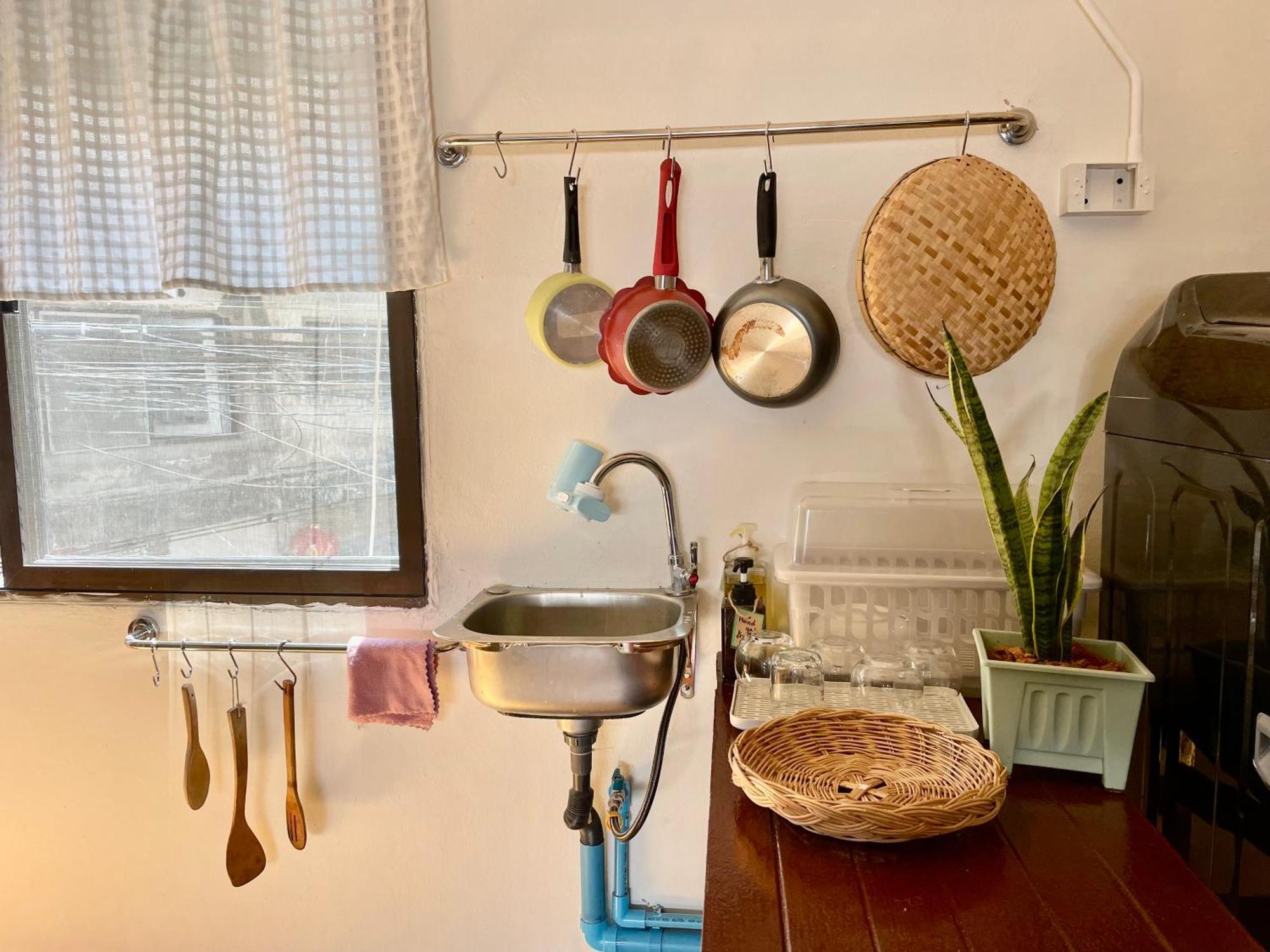 Hostel Baan Khaosoi - Private In A Rooftop 2nd Floor Bangkok