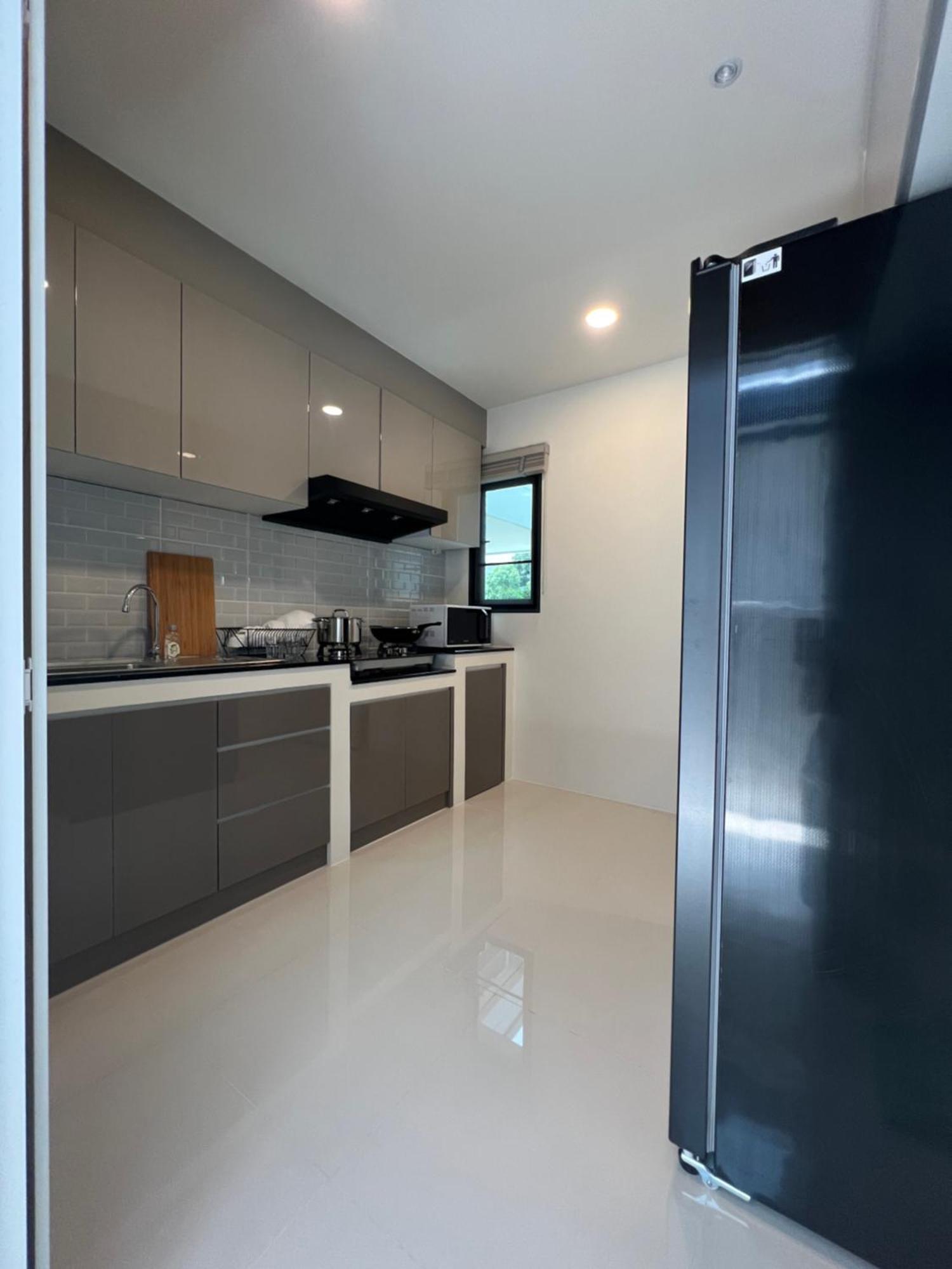 Cheri's Homestay现代两层独栋别墅，4卧4卫，3日送接机1周接送机,近mega邦纳 Villa