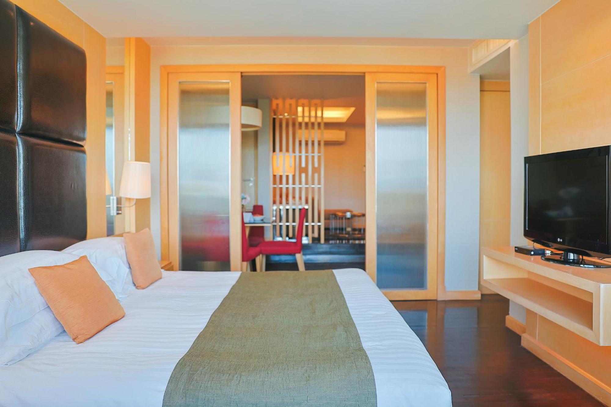 Hotel Sora & Sukhumvit - Formerly Aspira 12th Avenue Asoke Sukhumvit