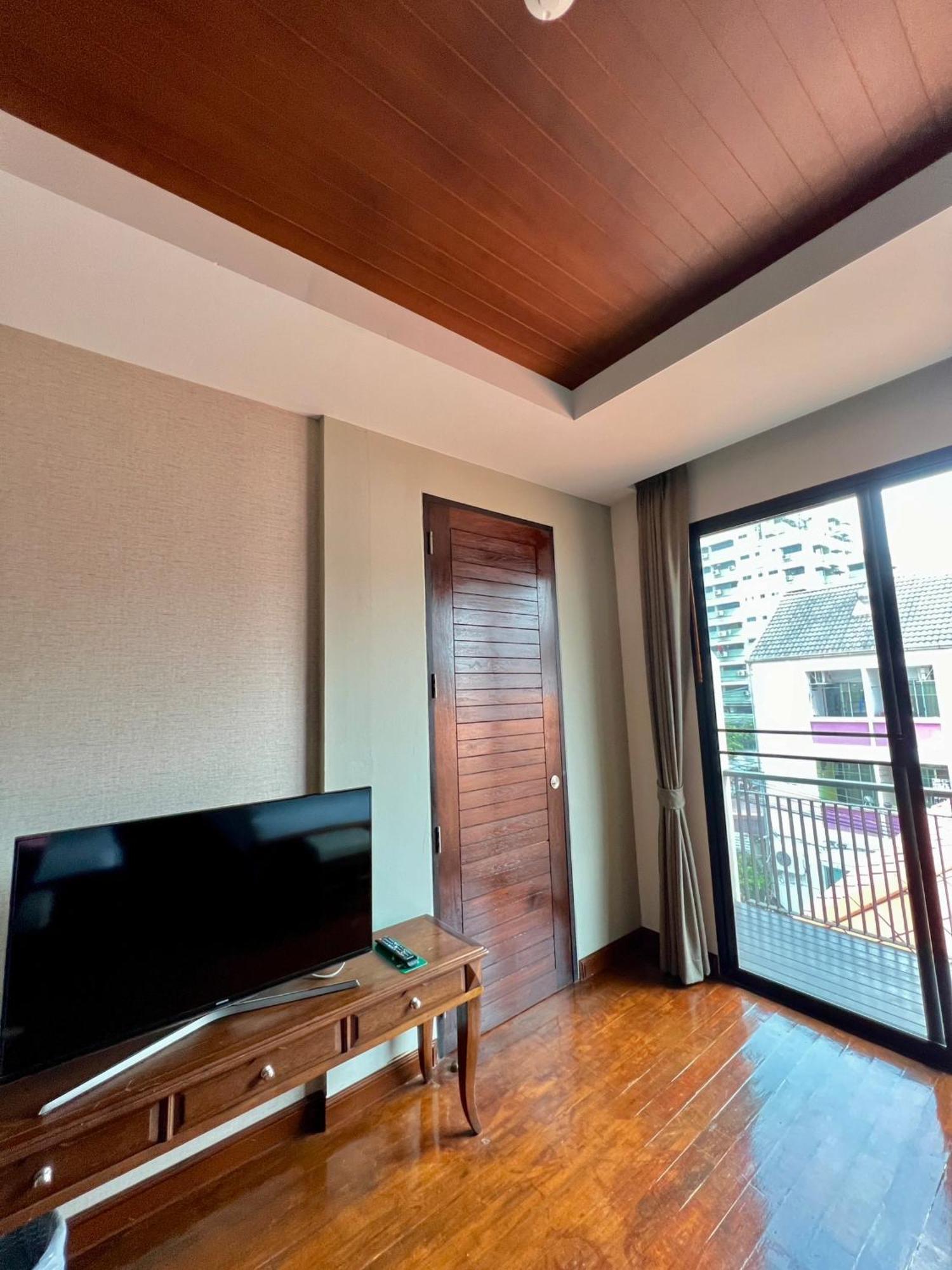 Hotel Yotaka 3*