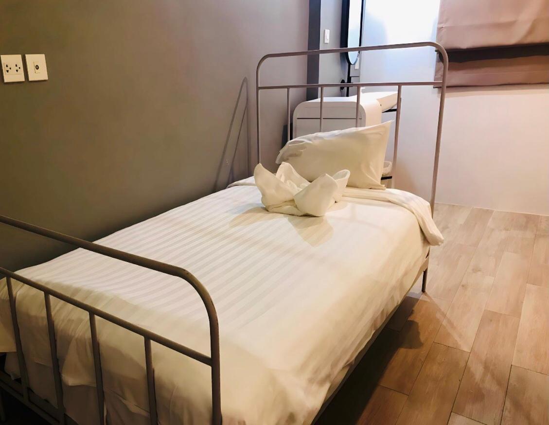 Hostel Bedspread (adults Only) Bangkok