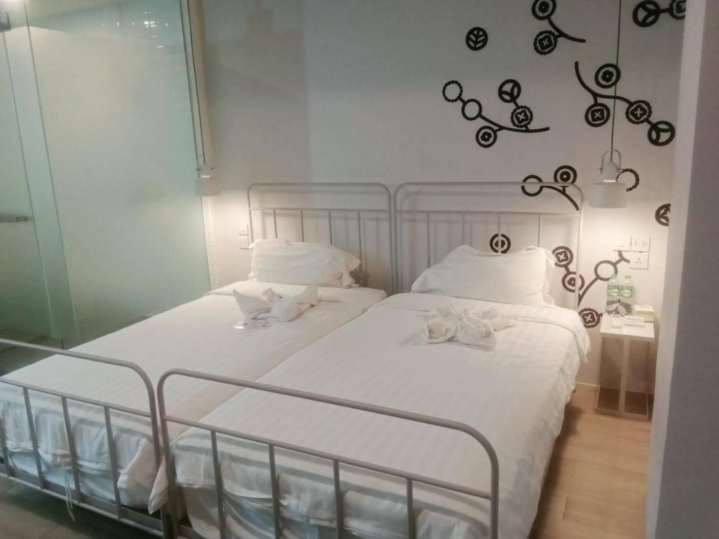 Hostel Bedspread (adults Only) *